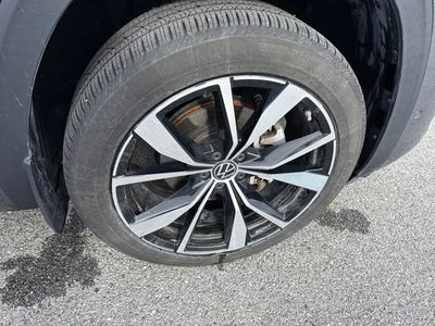 2025 Volkswagen Atlas Cross Sport 2.0T SEL Premium R-Line
