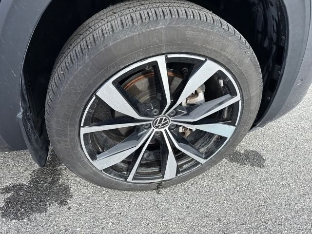 2025 Volkswagen Atlas Cross Sport 2.0T SEL Premium R-Line