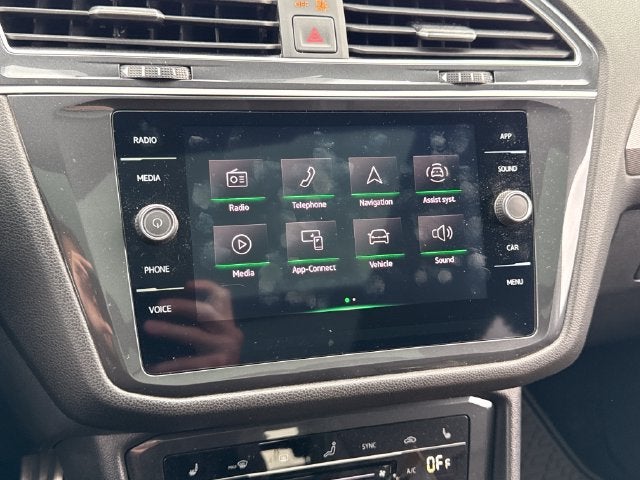 2024 Volkswagen Tiguan SE R-Line Black