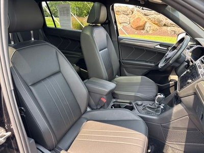 2023 Volkswagen Tiguan SE R-Line Black