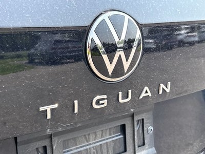 2023 Volkswagen Tiguan SE R-Line Black