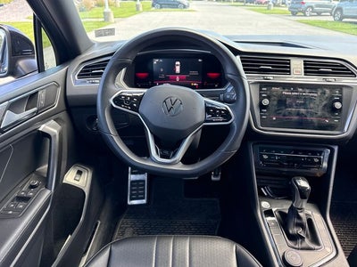 2022 Volkswagen Tiguan SE R-Line Black