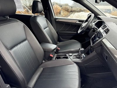 2022 Volkswagen Tiguan SE R-Line Black
