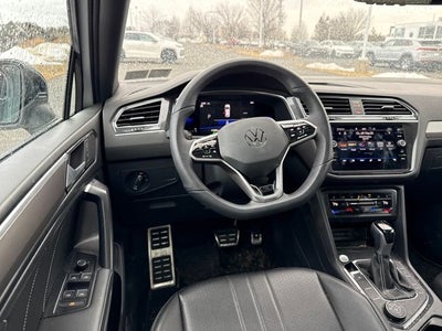 2022 Volkswagen Tiguan SE R-Line Black