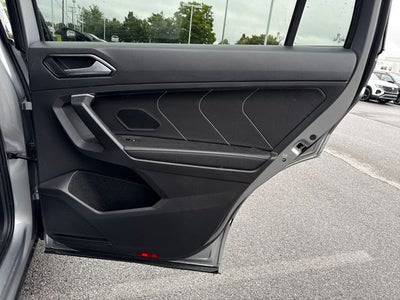 2023 Volkswagen Tiguan SE R-Line Black