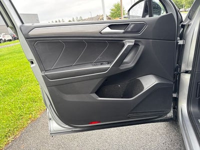2023 Volkswagen Tiguan SE R-Line Black