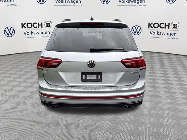 2023 Volkswagen Tiguan SE R-Line Black