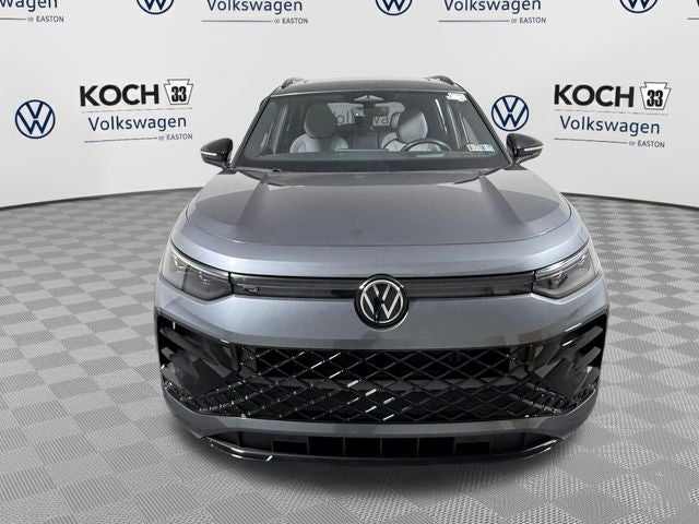 2025 Volkswagen Tiguan SE R-Line Black