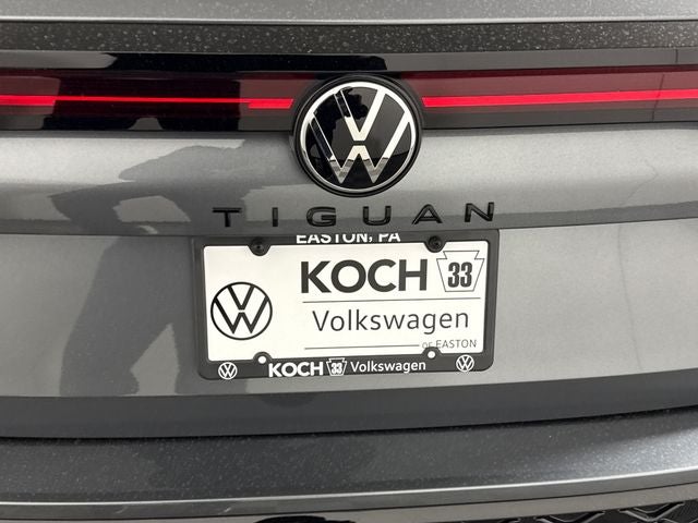 2025 Volkswagen Tiguan SE R-Line Black