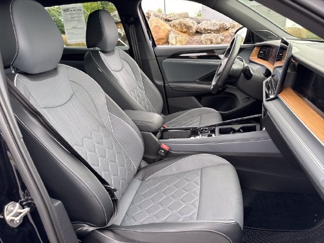 2025 Volkswagen Tiguan SEL R-Line