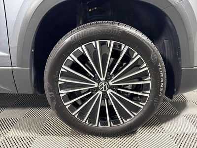 2025 Volkswagen Taos SE