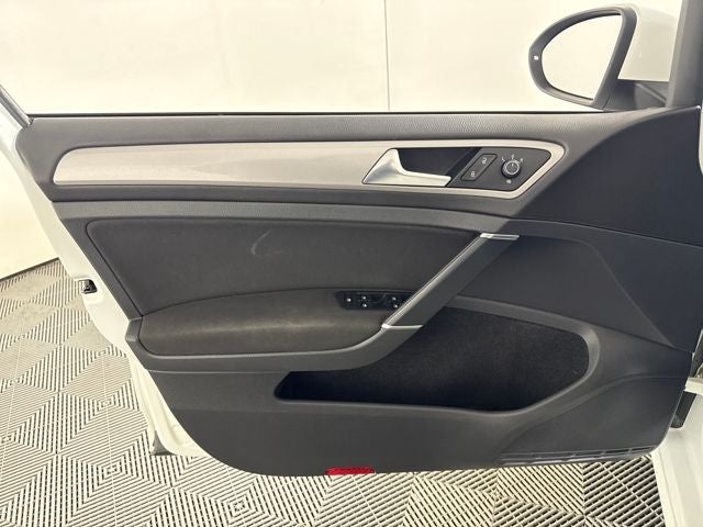 2016 Volkswagen e-Golf SE