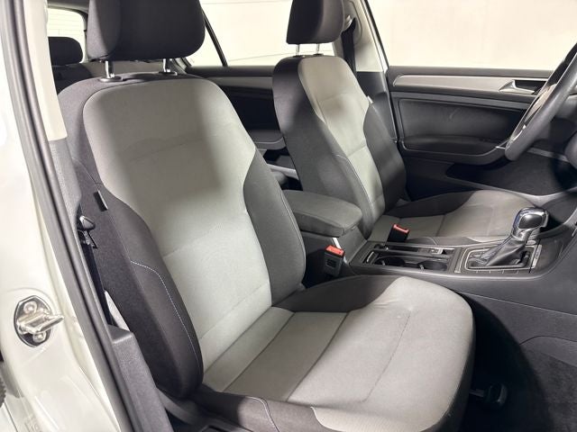 2016 Volkswagen e-Golf SE