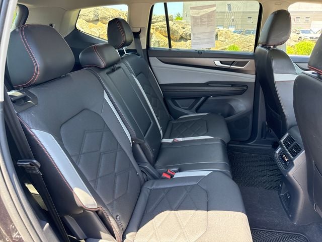 2024 Volkswagen Atlas 2.0T Peak Edition SE w/Technology