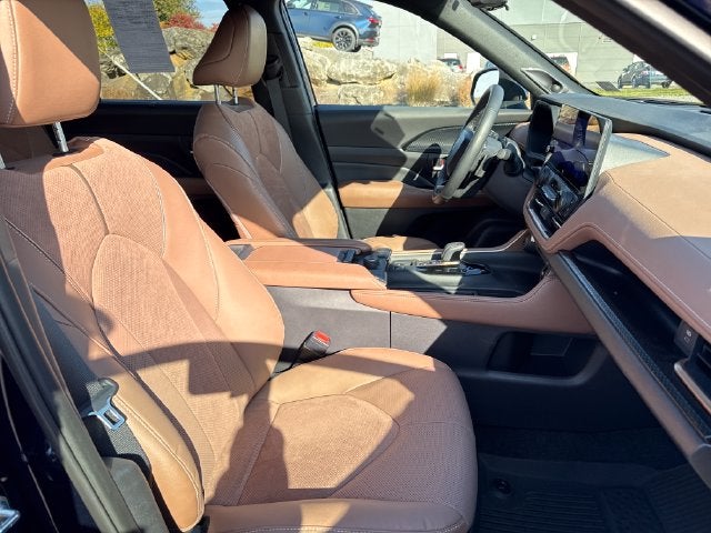 2025 Toyota Grand Highlander Hybrid MAX Platinum