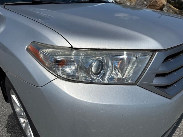 2011 Toyota Highlander SE