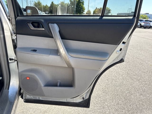 2011 Toyota Highlander SE
