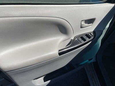 2012 Toyota Sienna Base 7 Passenger