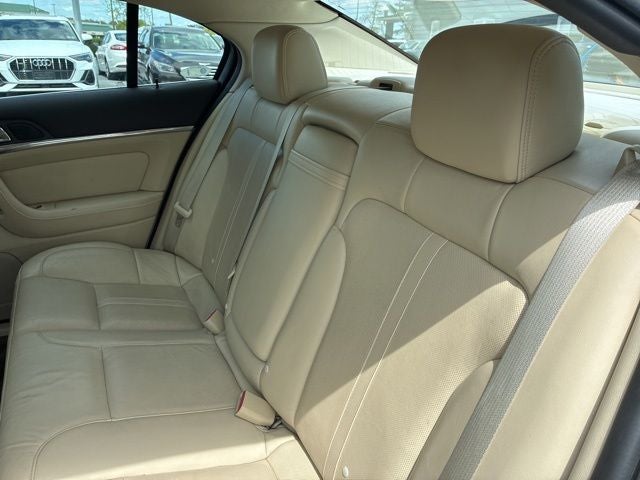 2013 Lincoln MKS Base