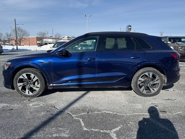 2022 Audi e-tron Premium quattro