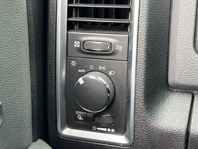 2016 RAM 1500 SLT