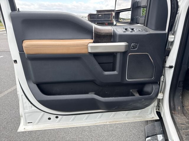2022 Ford F-350SD Lariat