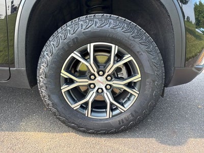 2025 GMC Acadia AT4