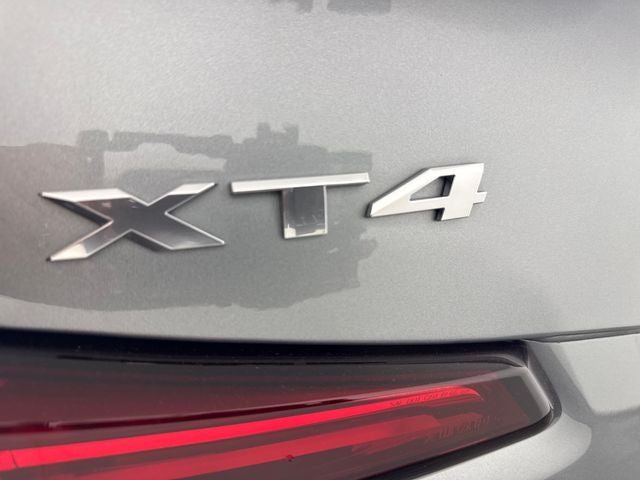 2024 Cadillac XT4 Luxury