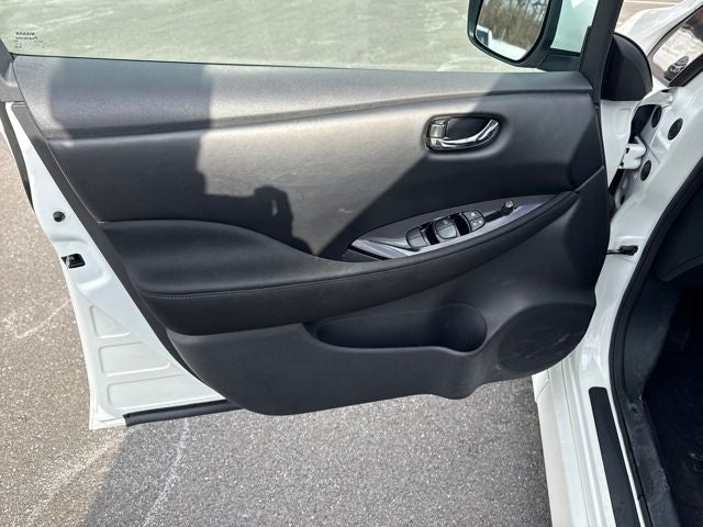 2023 Nissan Leaf SV Plus