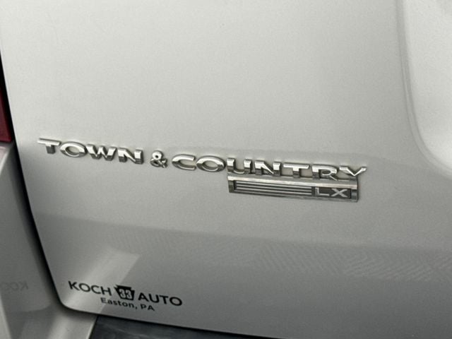 2008 Chrysler Town & Country LX