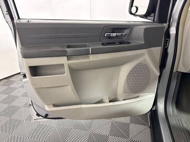 2008 Chrysler Town & Country LX