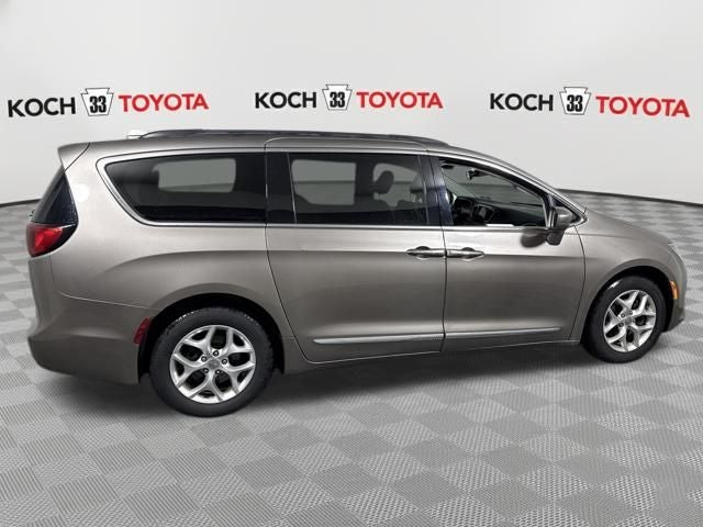 2017 Chrysler Pacifica Touring L