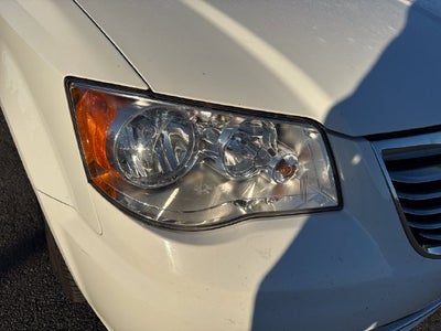 2016 Chrysler Town & Country Touring-L