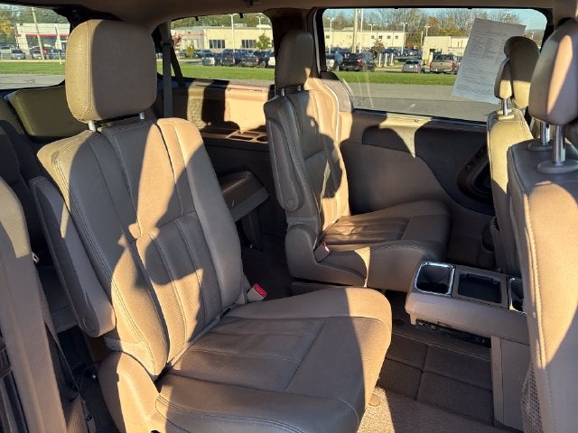 2016 Chrysler Town & Country Touring-L