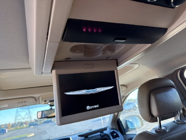 2016 Chrysler Town & Country Touring-L