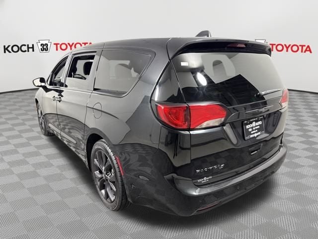 2020 Chrysler Pacifica Touring