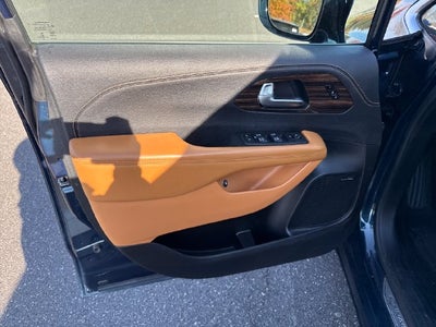 2023 Chrysler Pacifica Hybrid Pinnacle