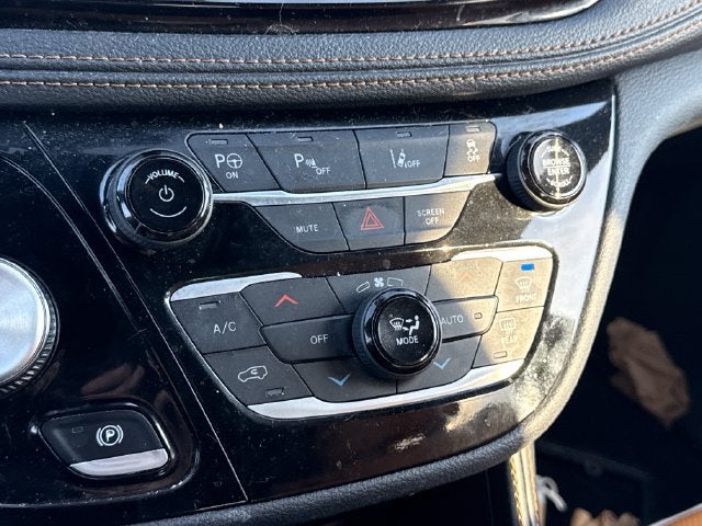 2023 Chrysler Pacifica Hybrid Pinnacle