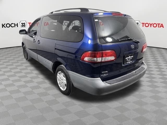 2002 Toyota Sienna LE