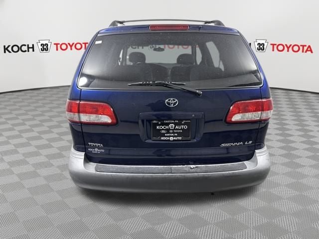 2002 Toyota Sienna LE