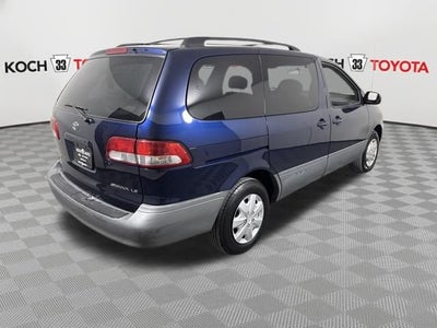 2002 Toyota Sienna LE