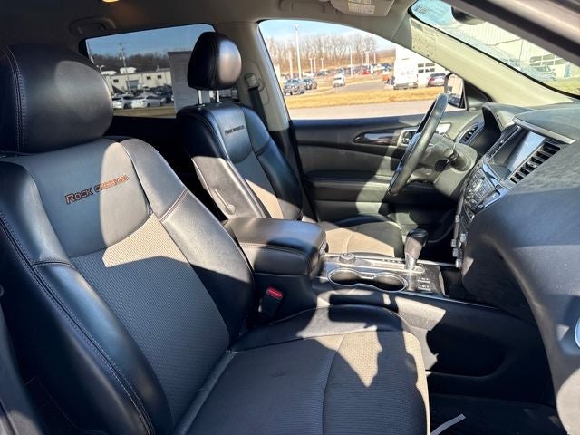 2020 Nissan Pathfinder SV