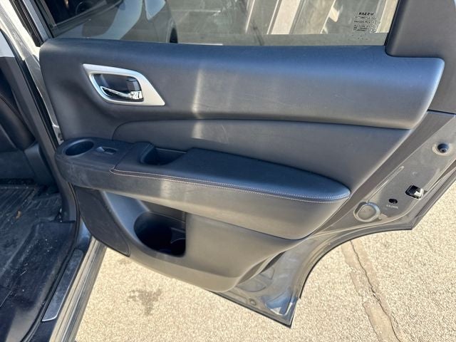 2020 Nissan Pathfinder SV