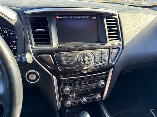 2020 Nissan Pathfinder SV