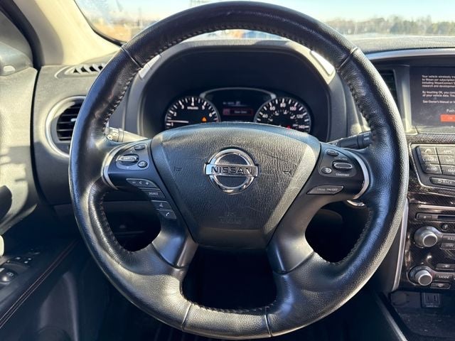 2020 Nissan Pathfinder SV