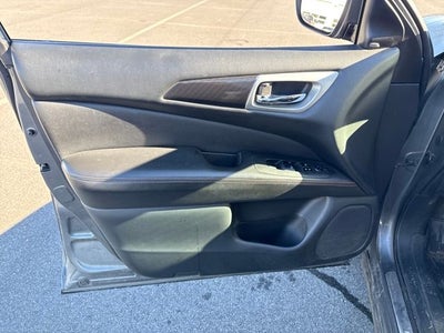 2020 Nissan Pathfinder SV