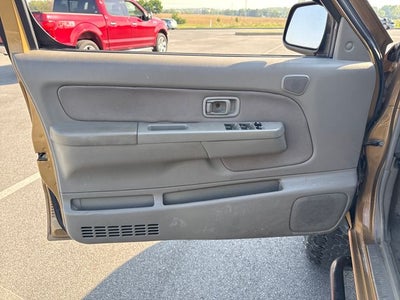 2000 Nissan Xterra XE
