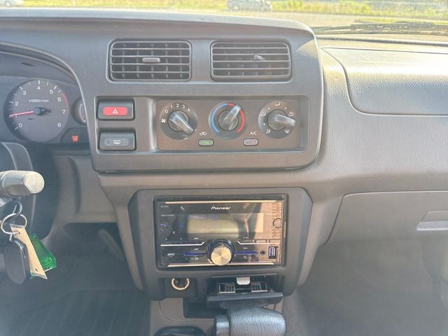 2000 Nissan Xterra XE