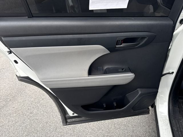 2021 Toyota Highlander LE