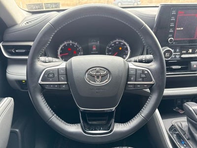 2021 Toyota Highlander LE